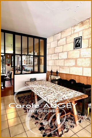  Maison  vendre 10 pices 300 m