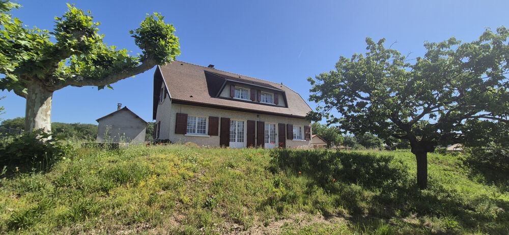 Authentique maison dauphinoise de 146 m2 habitables sur plus de 3 000 m2 de terrain Environnement campagne e