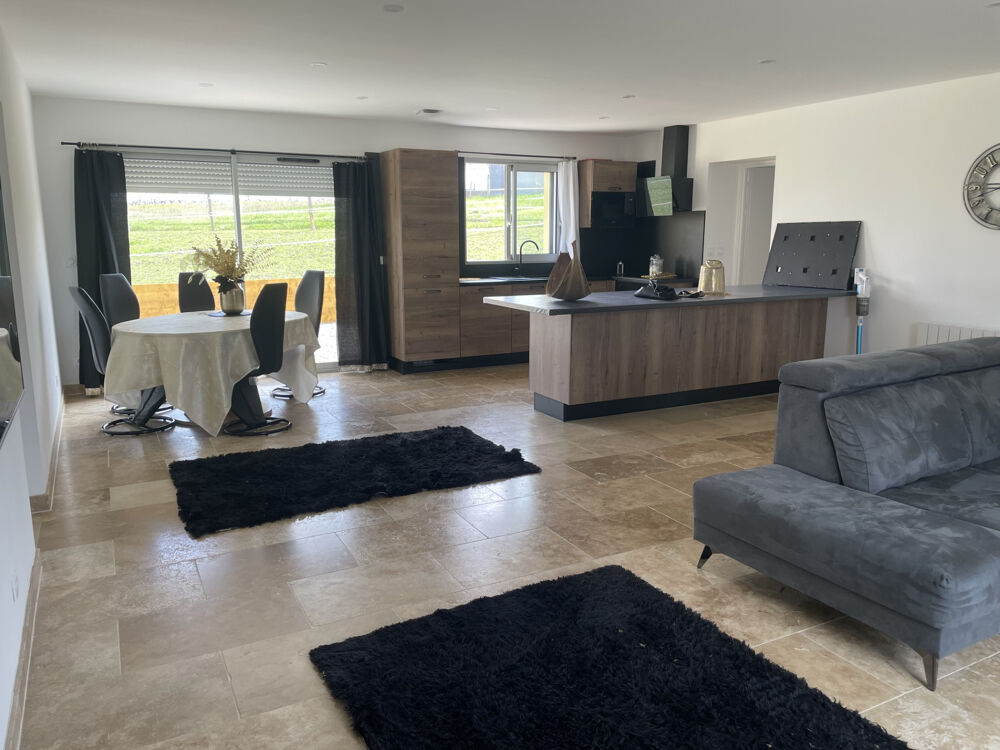 SALLES D'ANGLES MAISON DE PLAIN PIED 3 CHAMBRES GARAGE TERRAIN DE 1200 M2