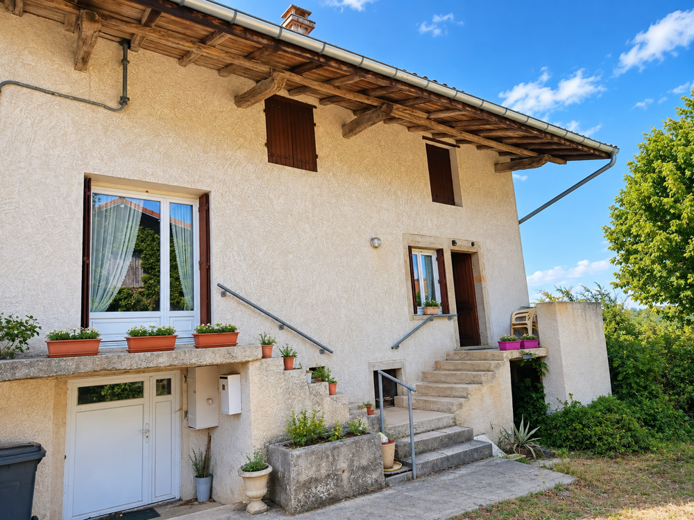 Maison en pierre 3 chambres Plus de 150 m2 de potentiel supplémentaire