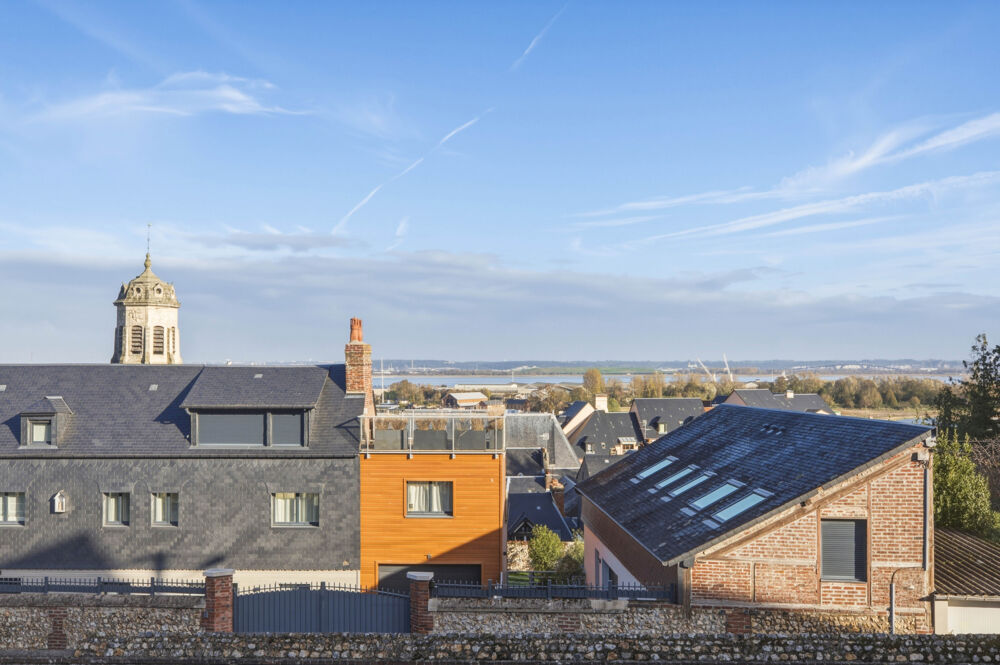 Vente Appartement HONFLEUR   VUE PANORAMIQUE EXCEPTIONNELLE   APPARTEMENT T3 ENTIÈREMENT RÉNOVÉ AVEC PARKING PRIVATIF  - 65.10 m Honfleur
