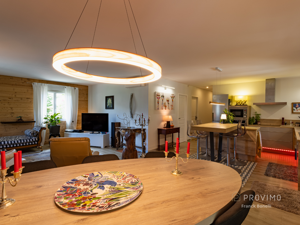 Maison avec espace professionnel Frontière Suisse Idéale artisan, profession libérale ou entreprise