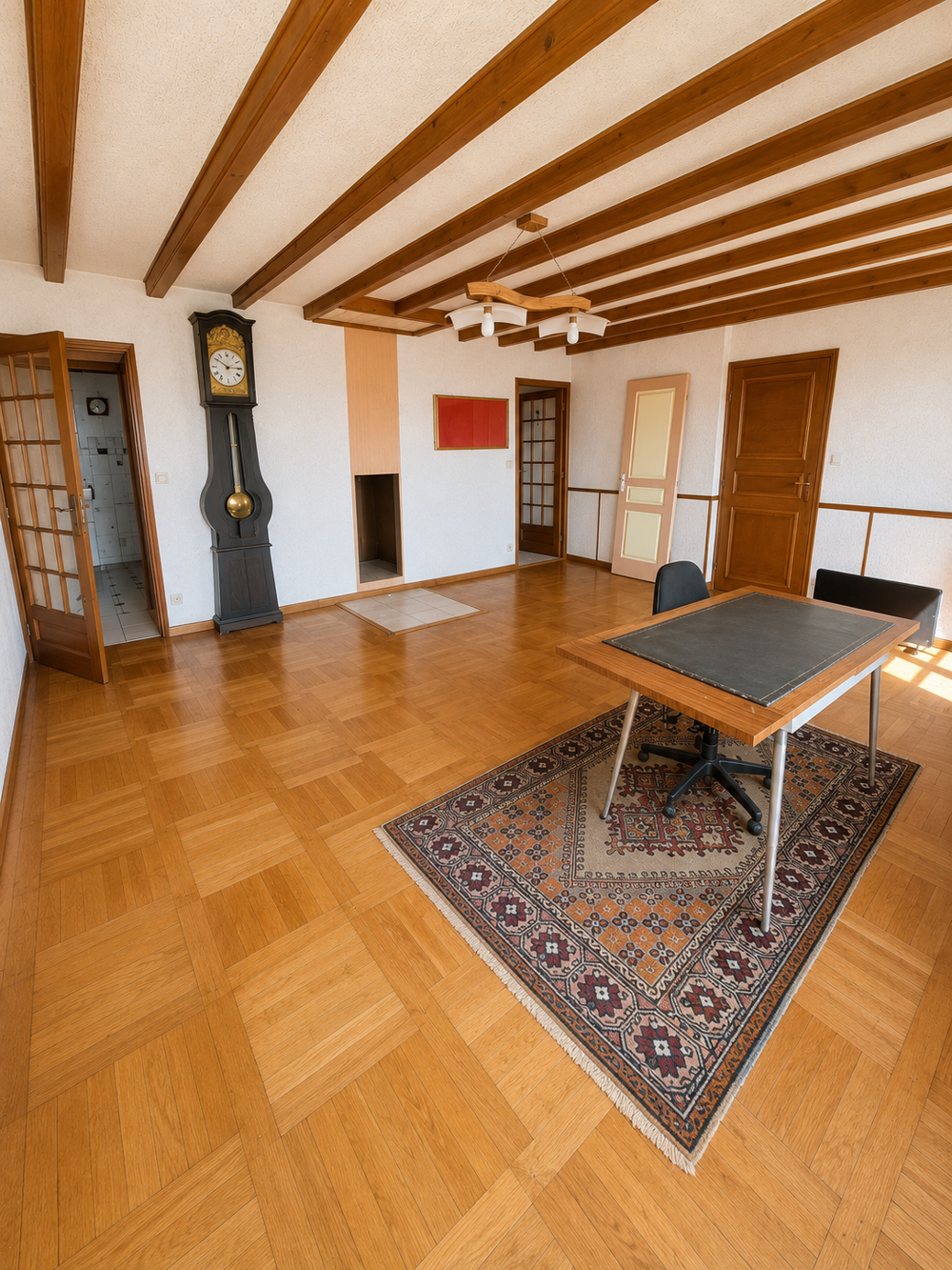 Maison de village avec terrain plat de 500 m2 environ .