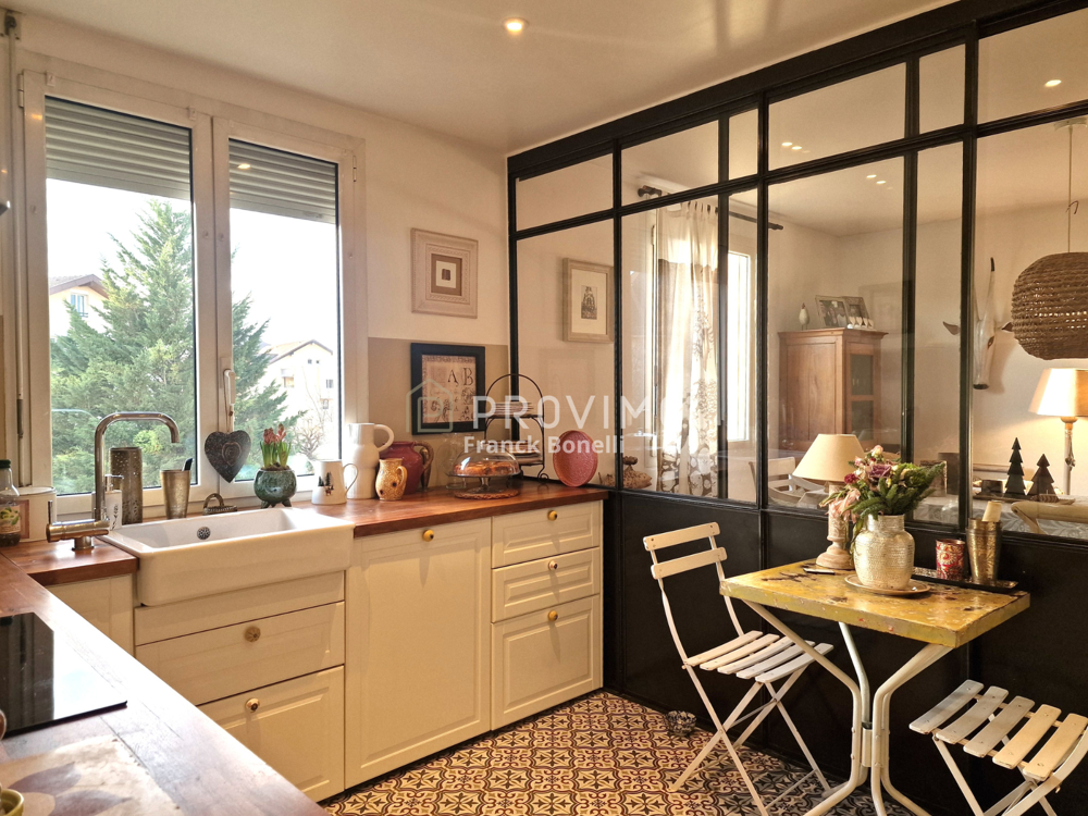� vendre  Appartement Saint-Julien-en-Genevois (74160)