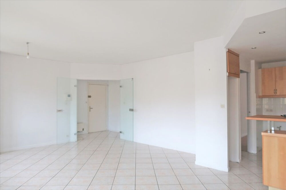 LONGWY, FACE A LA GARE FERROVIAIRE SUR LA BELLE PLACE LECLERC APPARTEMENT LIBRE DE SUITE DE 84M2 + UNE CAVE P