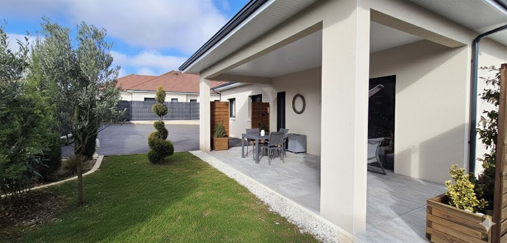 Maison plain-pied 2022 de 108 m2 Prestations haut de gamme DPE A Garage isolé Terrain clos 593 m2
