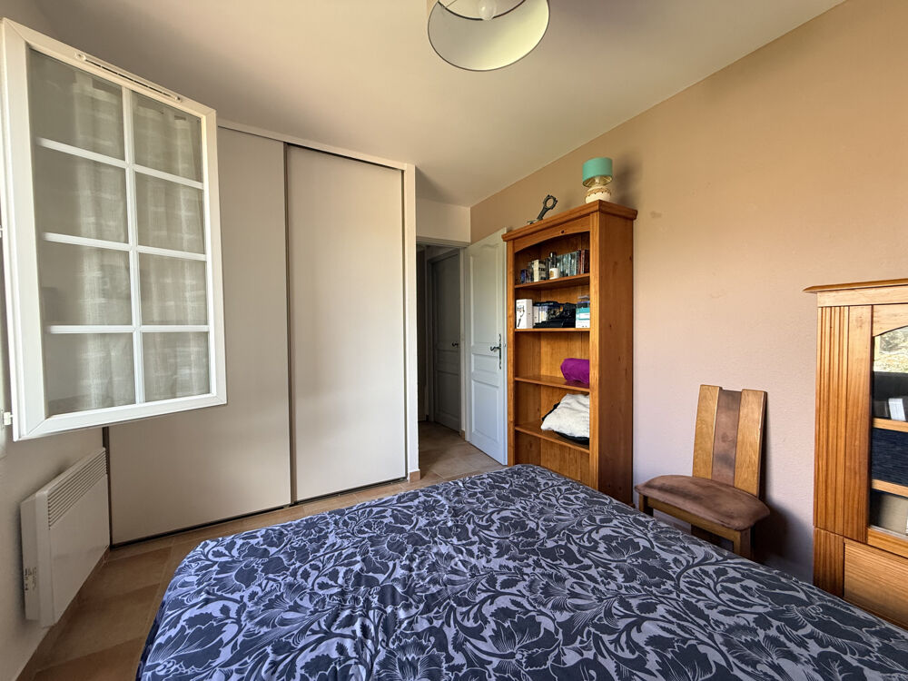 Vente Maison Bagnols-en-Forêt   Deux villas sur un terrain arboré de 2 598 m2 avec piscine et double garage Bagnols en foret
