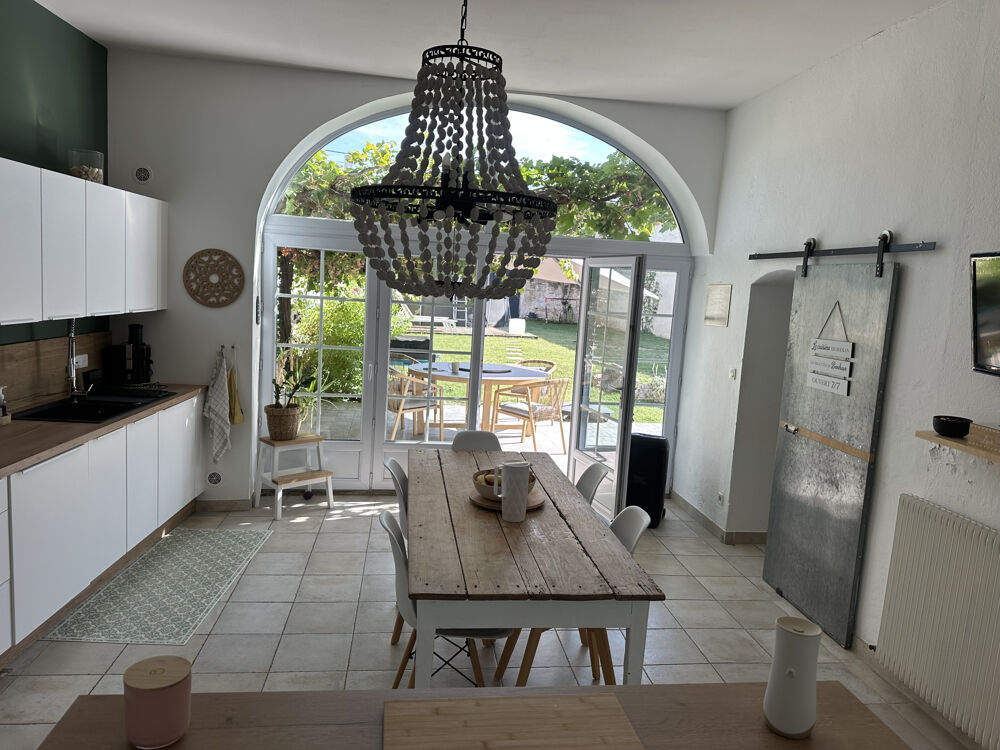 Vente Maison Houlette, superbe maison charentaise de 300m2 rénovée avec goût. Houlette