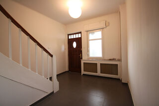  Maison à louer 6 pièces 159 m²