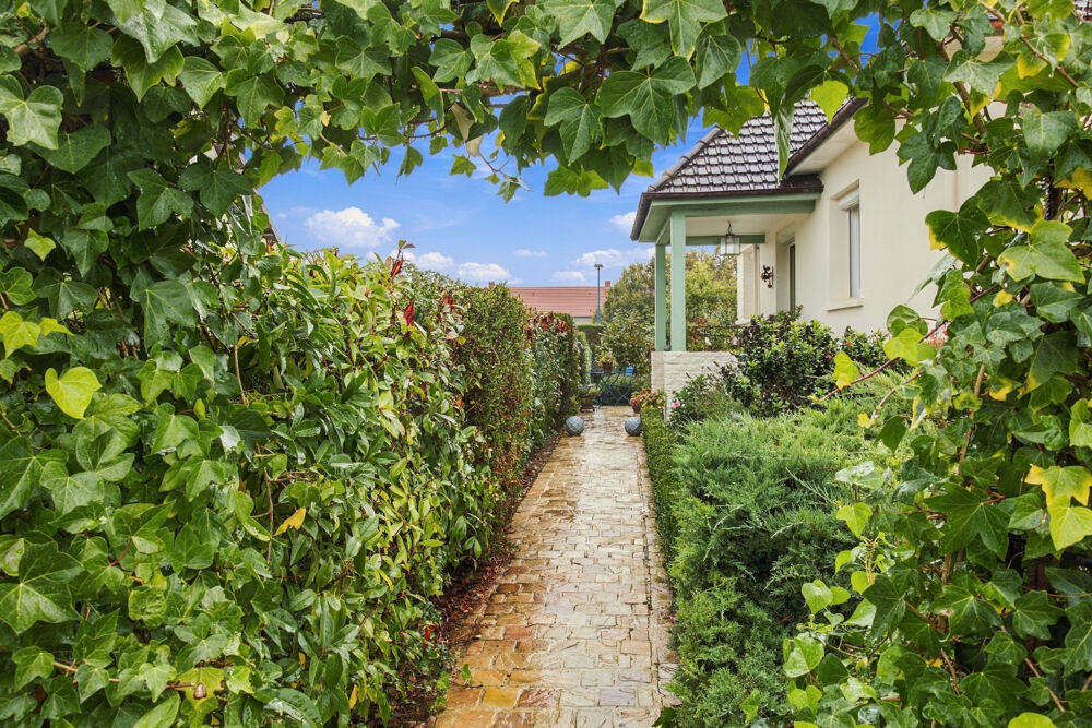 Vente Maison AUX PORTES DE CAEN ET MONDEVILLE   MAISON de 121 m2 - 3 chambres - Sous sol complet - Grenier aménageable - Te Frenouville