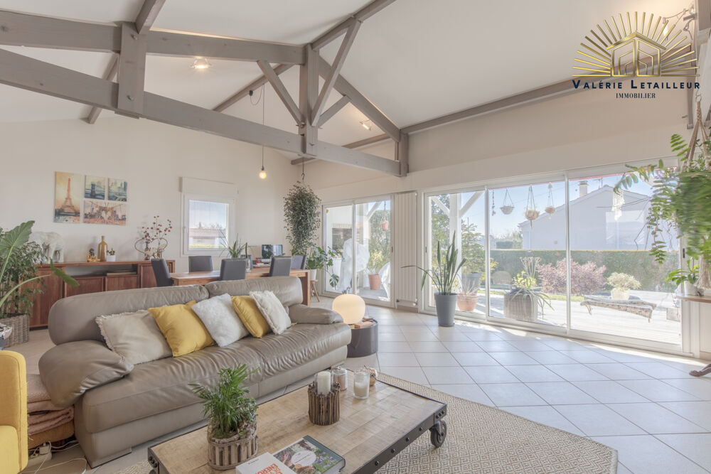 YVRAC 163 m2 HABITABLES SUR 850 m2 DE JARDIN Belle FAMILIALE aux prestations de qualitées