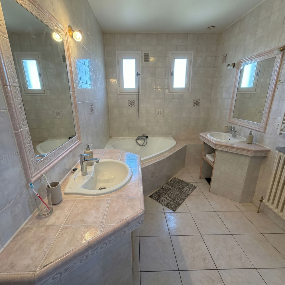 Vente Maison Maison très grands volumes habitables et piscine Le péage de roussillon