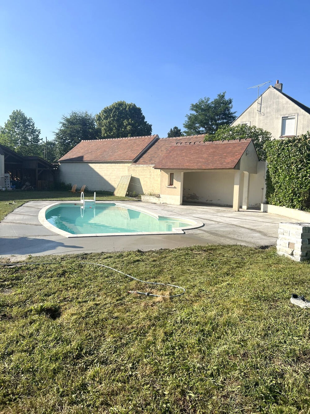 Propriété familiale PERTHES 210 m2 avec piscine.