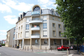  Appartement à louer 5 pièces 116 m²