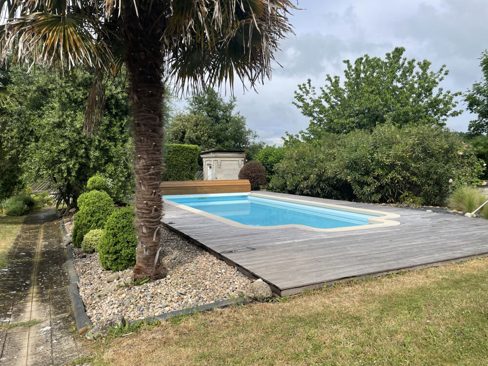 SAINT BRICE MAGNIFIQUE PROPRIETE DOUBLE SALON 5 CHAMBRES BUREAU SUR 4300 M2 DE TERRAIN PISCINE ET NOMBREUSES D