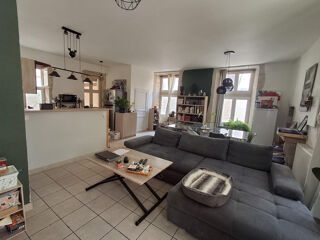  Appartement à louer 3 pièces 65 m²