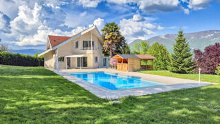  Maison  vendre 9 pices 230 m