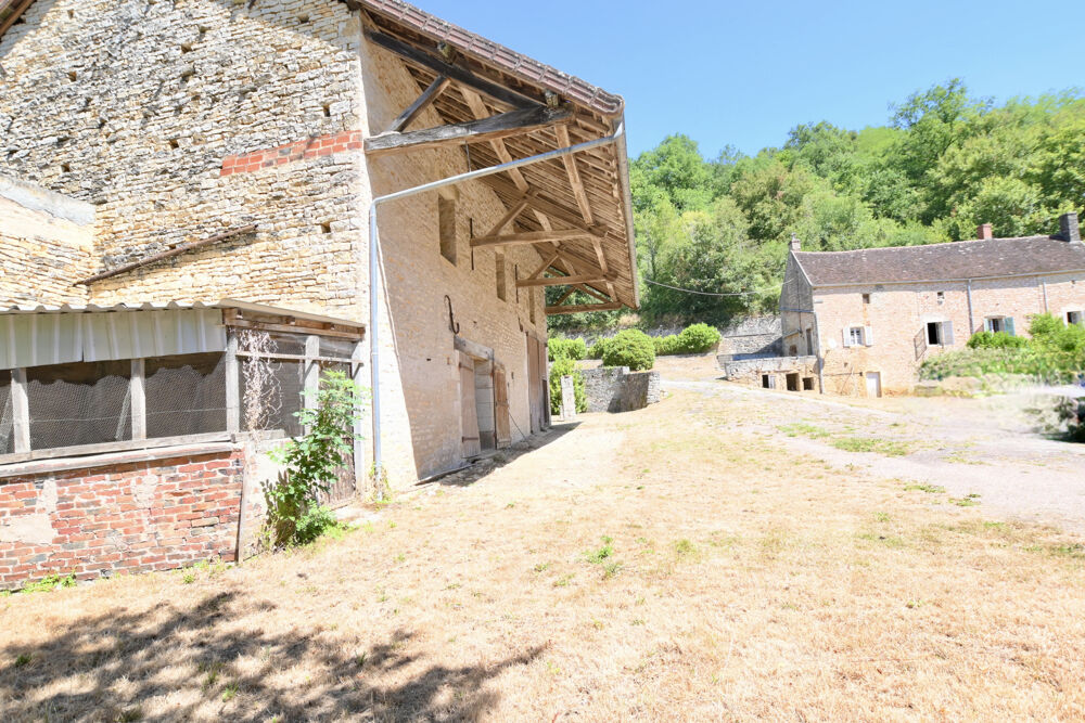 Vente Maison Corps de ferme près de Vézelay Chamoux
