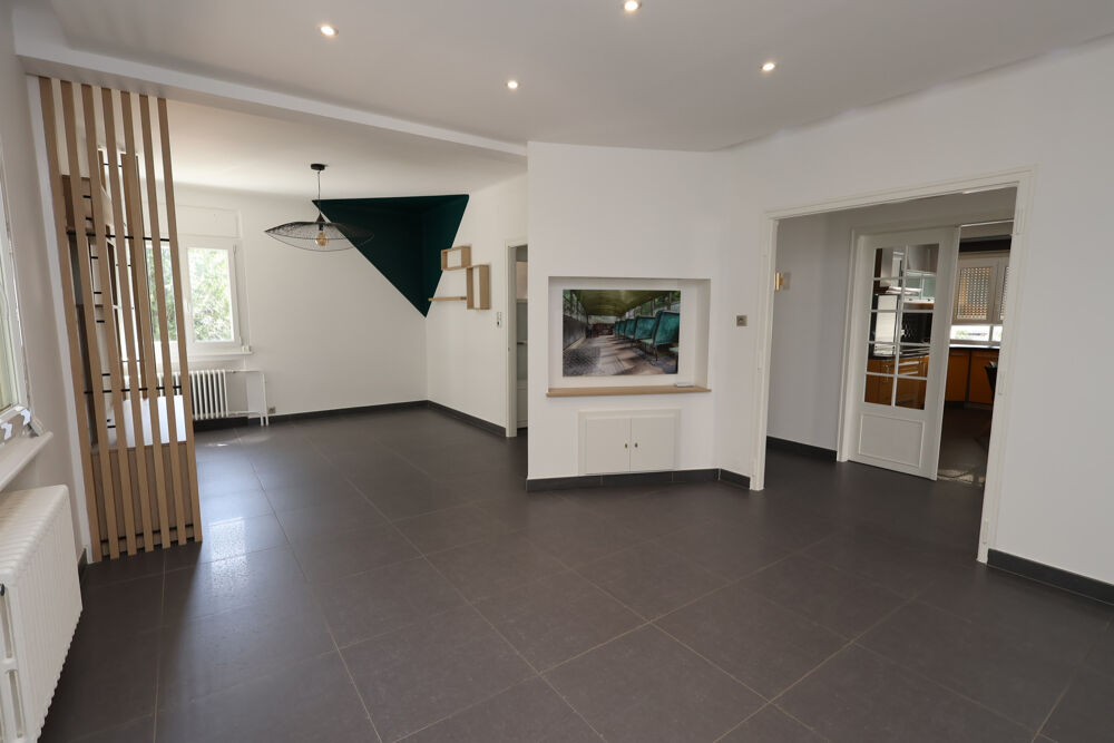 PARFAIT ETAT ! METZ QUEULEU GRANDE MAISON INDEPENDANTE DE 206 M2 6 CHAMBRES 2 GARAGES et JARDIN