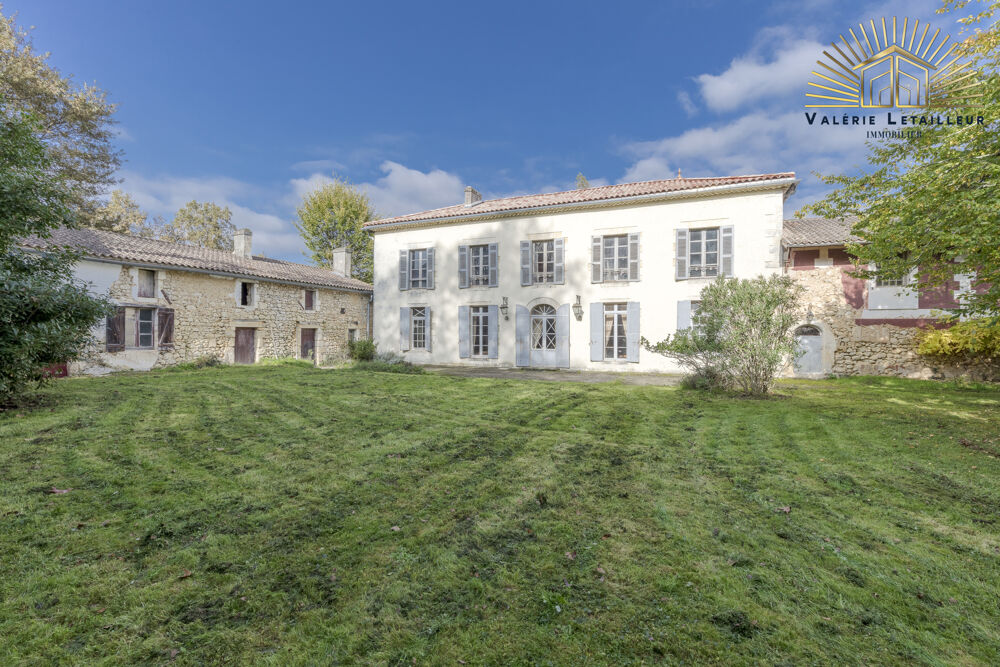Domaine d'exception en pierre : Charme et Potentiel au Coeur de 4 Hectares de Verdure