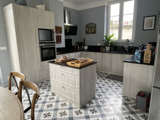  Proprit/chteau  vendre 11 pices 250 m