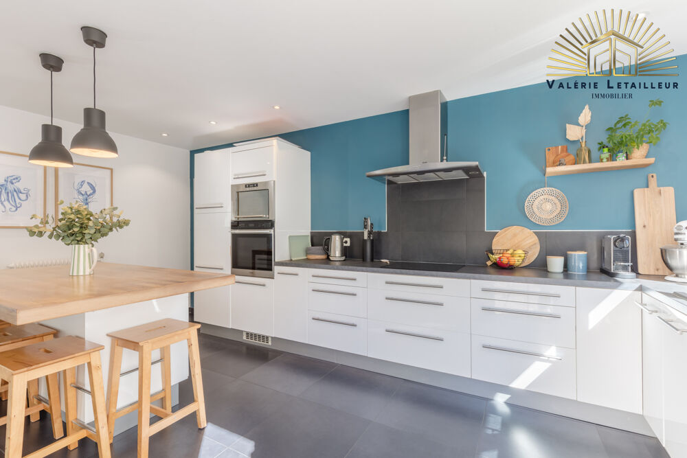 Vente Maison Magnifique maison de caractère développant environ 170 m2 habitables, complétés par 100 m2 de sous-sol, le tou Carignan de bordeaux