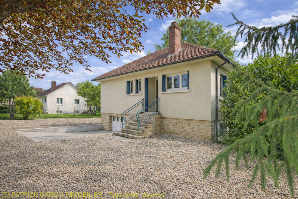 APPOIGNY - Maison sur sous-sol, 2/3 chambres, véranda et beau terrain