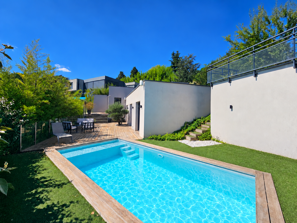 Vente Maison Vienne : villa d'architecte env. 180 m2 + garage, terrasse et piscine Seyssuel
