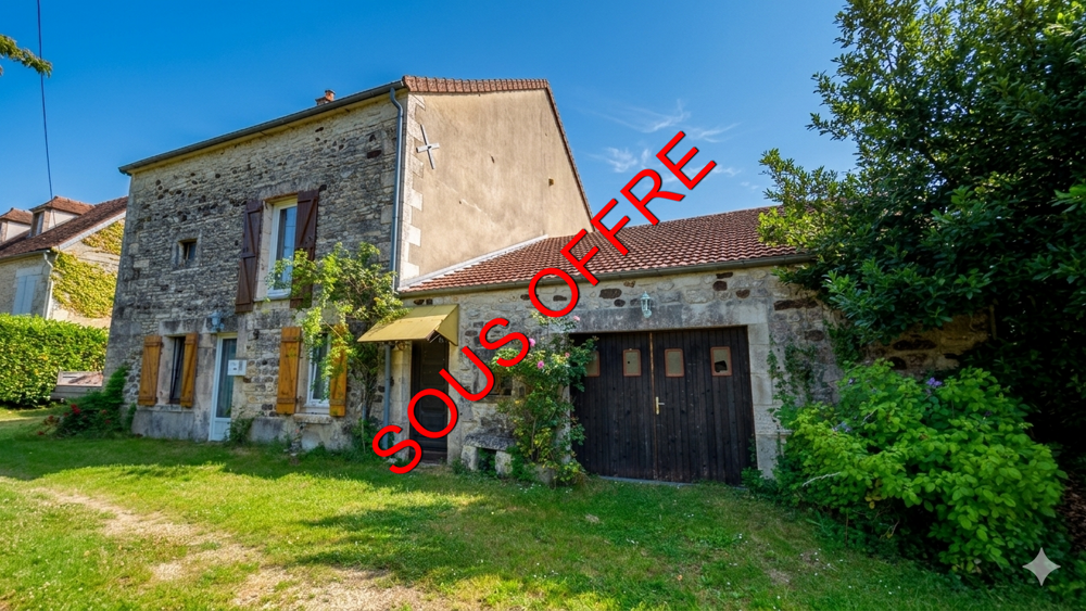 Maison avec charme de lancien et potentiel daménagement terrain arboré