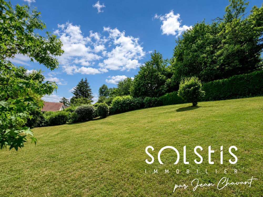 À ST GENEST LERPT *** MAISON FAMILIALE DE 204 M2 *** TERRAIN DE 1106 M2