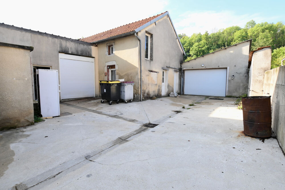 Ancienne boulangerie au coeur de lAisy-sur-Armançon,