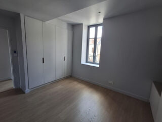  Maison à louer 7 pièces 210 m²