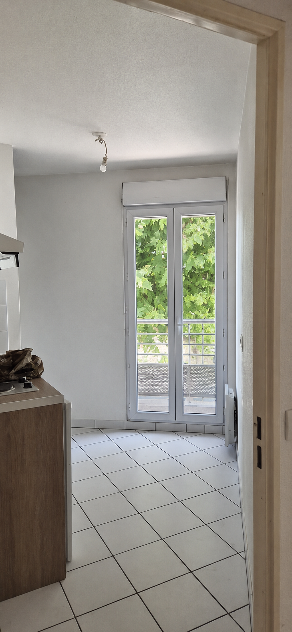 Vente Appartement Talence T2 de 37.42 m2 1 chambre avec balcon et place de parking au 1er étage d'une résidence avec ascenseur d Talence
