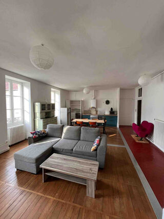  Appartement à louer 2 pièces 71 m²