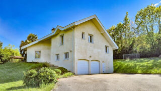  Maison  vendre 9 pices 230 m