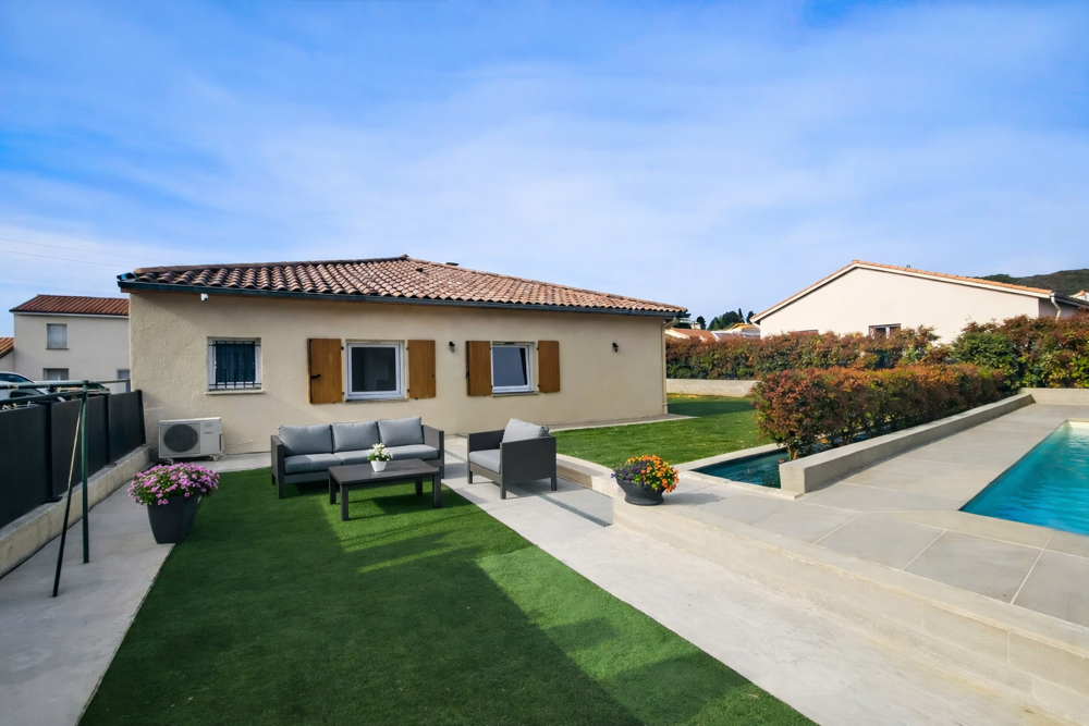 MAISON PLAIN PIED AVEC PISCINE