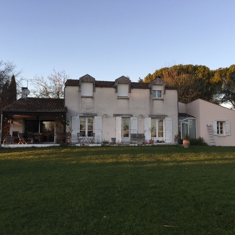 JAVREZAC MAISON DE 206 M2 A RENOVER SUR PARC DE 11936 M2