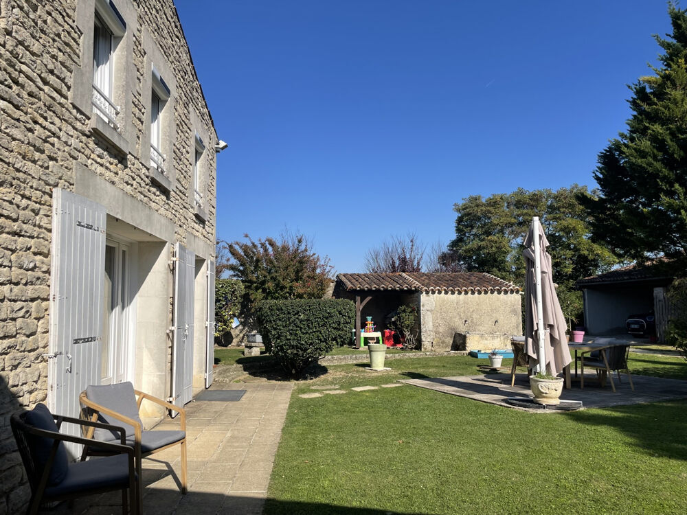 � vendre  Propri�t�/ch�teau Prignac (17160)