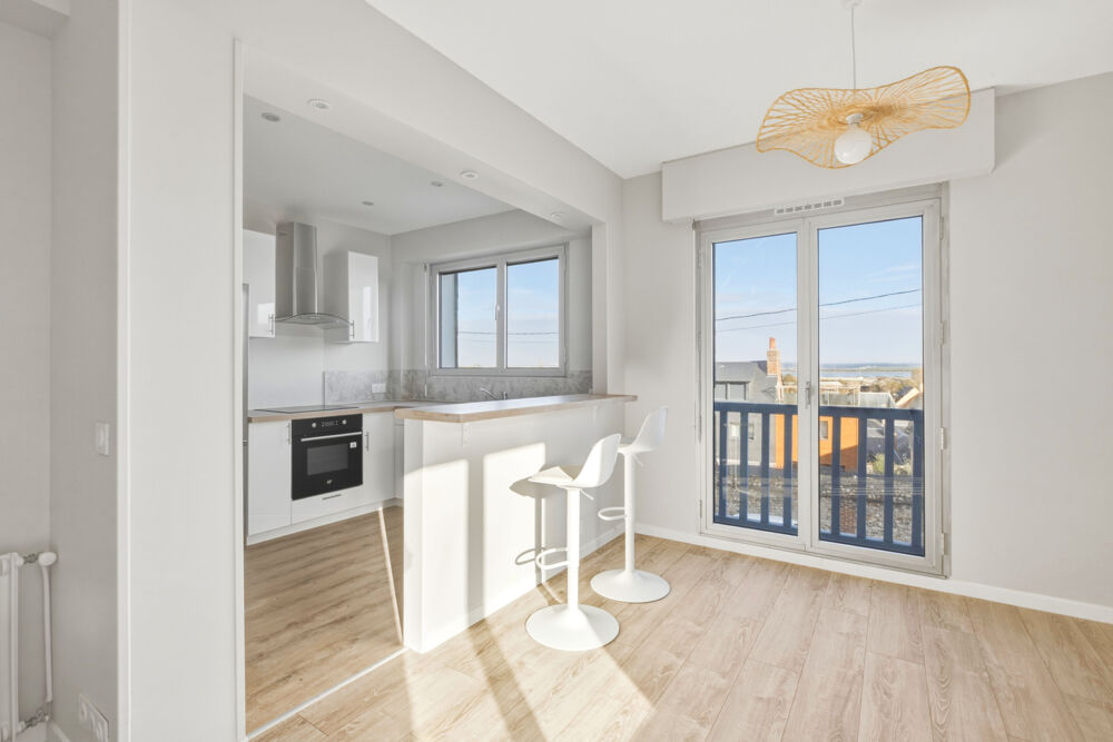 Vente Appartement HONFLEUR   VUE PANORAMIQUE EXCEPTIONNELLE   APPARTEMENT T3 ENTIÈREMENT RÉNOVÉ AVEC PARKING PRIVATIF  - 65.10 m Honfleur