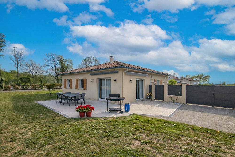 MAISON PLAIN PIED AVEC PISCINE
