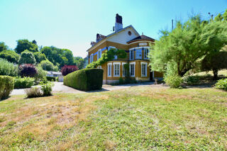  Maison à vendre 10 pièces 245 m²