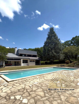  Propriété/château à vendre 9 pièces 240 m²