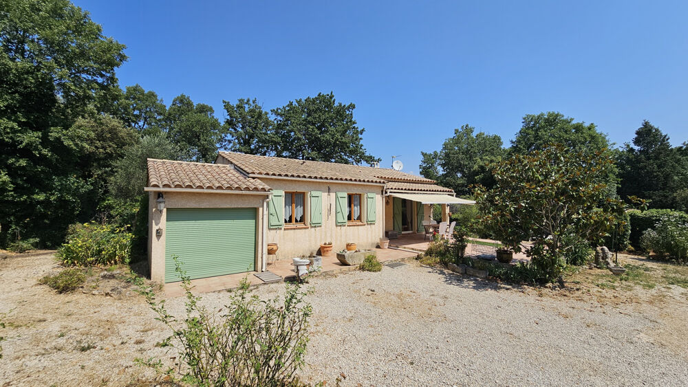 Bagnols-en-Forêt Villa de plain-pied 4 pièces de 90 m2 sur terrain de 1 020 m2