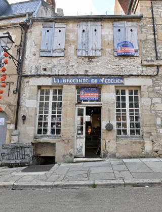  Immeuble à vendre 10 pièces 300 m²