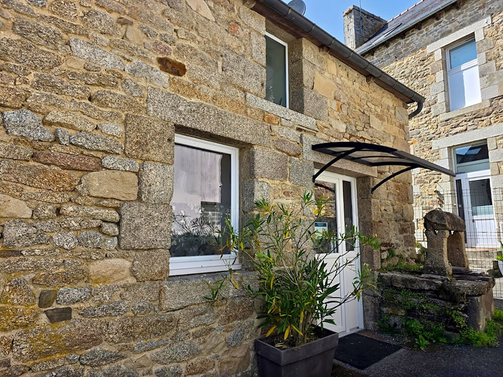 Rare sur le marché Ensemble immobilier de caractère au coeur de Saint-Nicolas-du-Pélem (22480)