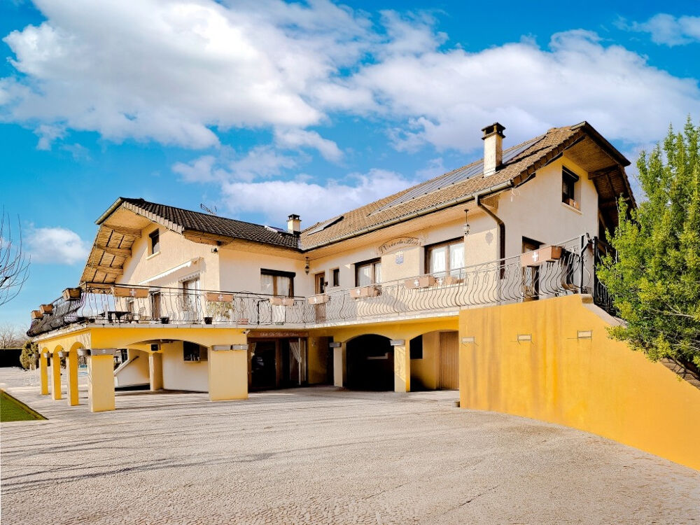 Vente Maison Propriété gîtes environ 300 m2 sur 3300 m2 de terrain Yenne
