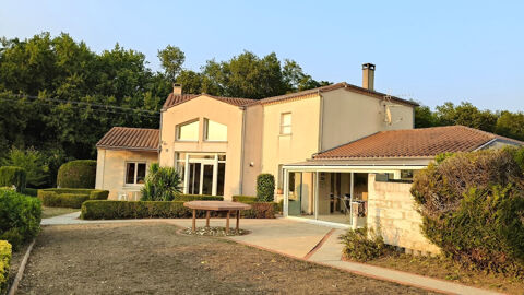   Belle maison familiale contemporaine   215 m2   Comps (33710) Maison - 6 pi�ce(s) - 215 m�