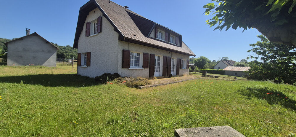Vente Maison Authentique maison dauphinoise de 146 m2 habitables sur plus de 3 000 m2 de terrain   Environnement campagne e Morestel