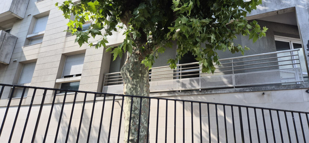 Vente Appartement Talence T2 de 37.42 m2 1 chambre avec balcon et place de parking au 1er étage d'une résidence avec ascenseur d Talence