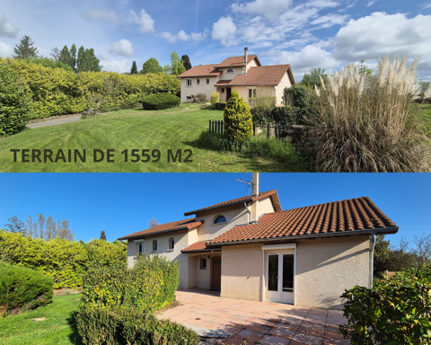   Maison de 136 m2 habitables �difi�e sur un demi-sous-sol avec deux garages et implant�e sur un terrain de 1558 Maison - 5 pi�ce(s) - 136 m�